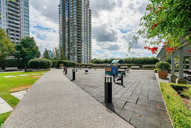 606 - 2978 Glen Drive, Condo with 3 bedrooms, 2 bathrooms and 1 parking in Coquitlam BC | Image 34