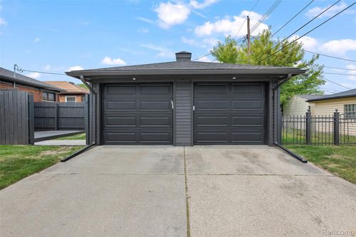 8171 Marian St, Warren, MI, 48093-7120 | Card Image