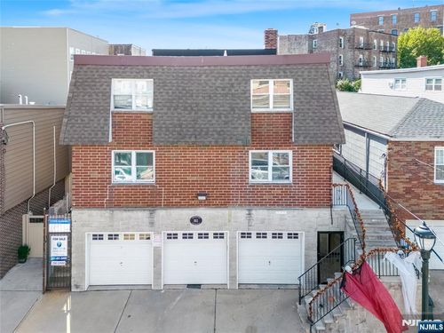 161 18th St, Union City, NJ, 07087-5488 | Card Image