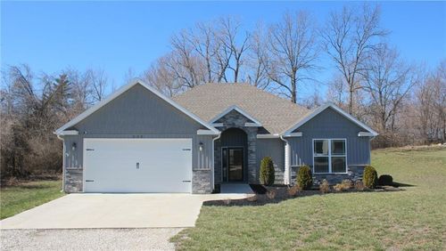 328 Ne 51st Rd, Warrensburg, MO, 64093-7490 | Card Image