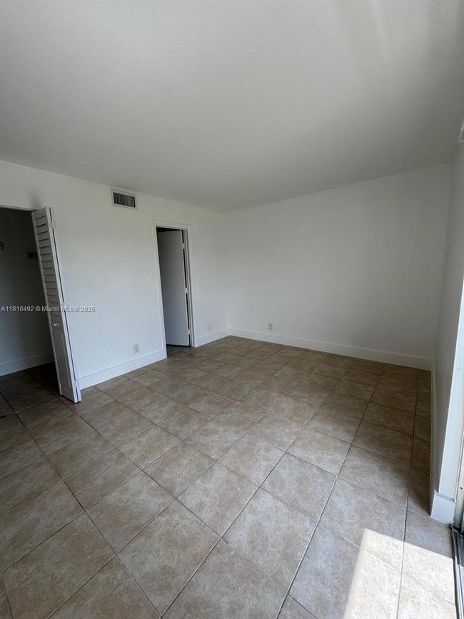 APT-507 - 8610 N Sherman Cir, Condo with 2 bedrooms, 2 bathrooms and null parking in Miramar FL | Image 6