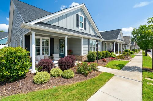 402 Pacer Ln, DALTON, GA, 30721-2102 | Card Image