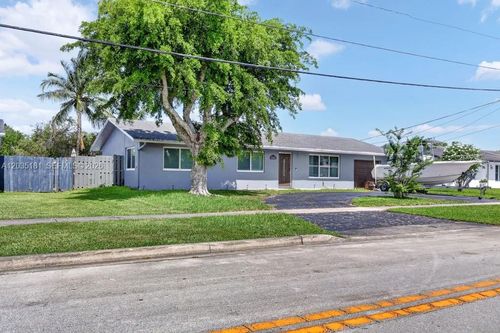 1000 W River Dr, Margate, FL, 33063-3526 | Card Image