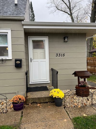 Roadside Front Door | Image 2