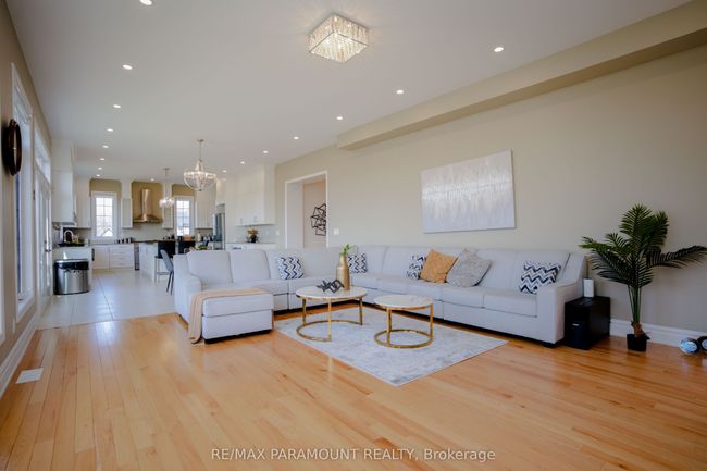 52 Stinson St, House other with 7 bedrooms, 8 bathrooms and 28 parking in Caledon ON | Image 8
