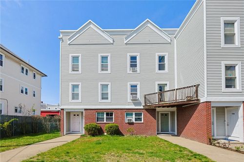 77 Penn St, Providence, RI, 02909-1317 | Card Image