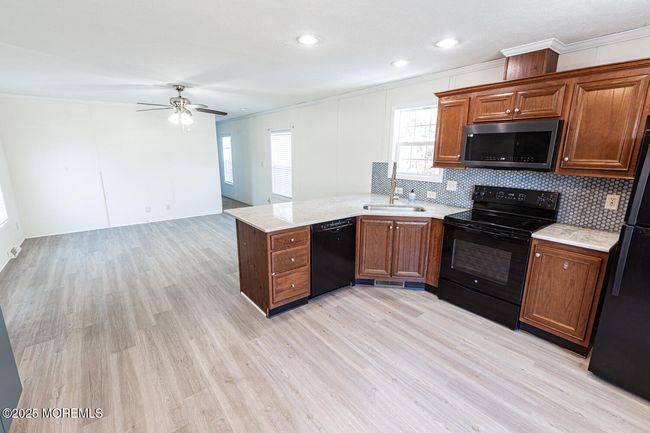 89 Woodchuck Pkwy, Home with 2 bedrooms, 2 bathrooms and null parking in Whiting NJ | Image 4
