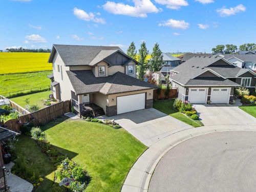 653 West Highland Crescent, Carstairs, AB, T0M0N0 | Card Image