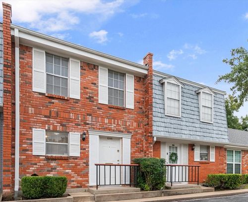 1095 Roaring Springs Rd, Fort Worth, TX, 76114-4484 | Card Image