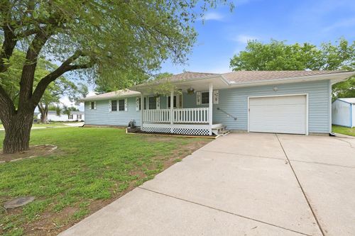 124 N Broadway St, Udall, KS, 67146-8206 | Card Image
