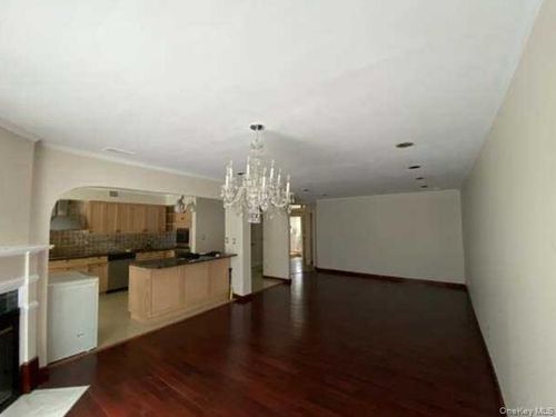 41 E View Ct, Jericho, NY, 11753-1125 | Card Image