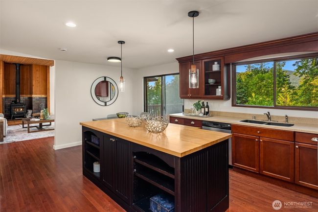 15400 230 Th Ave Se, House other with 4 bedrooms, 3 bathrooms and 4 parking in Issaquah WA | Image 6