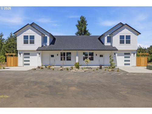 1251 Brown St, Woodburn, OR, 97071-5739 | Card Image