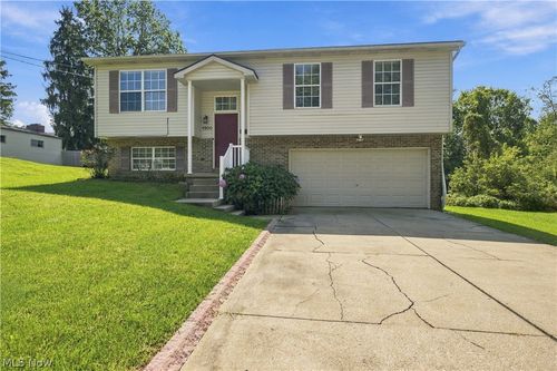 1309 Forest Ave Se, Massillon, OH, 44646-8135 | Card Image