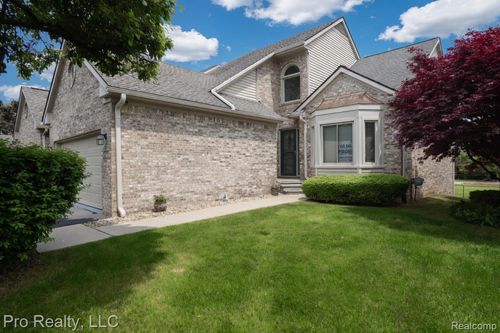 45317 Stonehedge Dr, Plymouth, MI, 48170-3992 | Card Image