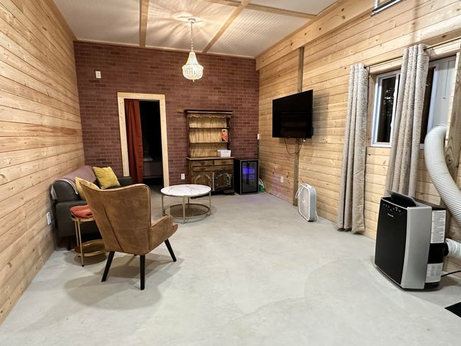 Living area in Hilltop Barn | Image 38