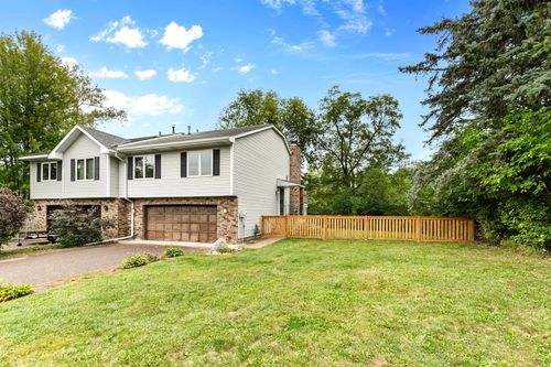 212 Transit Ave, Roseville, MN, 55113-3615 | Card Image