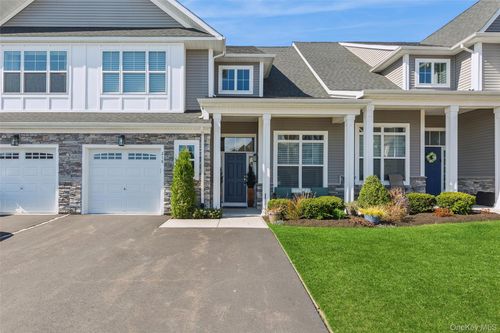 216 Belmont Cir, Yaphank, NY, 11980-2066 | Card Image
