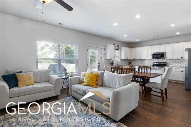 382 Winston Cir, House other with 3 bedrooms, 3 bathrooms and 2 parking in Canton GA | Image 5