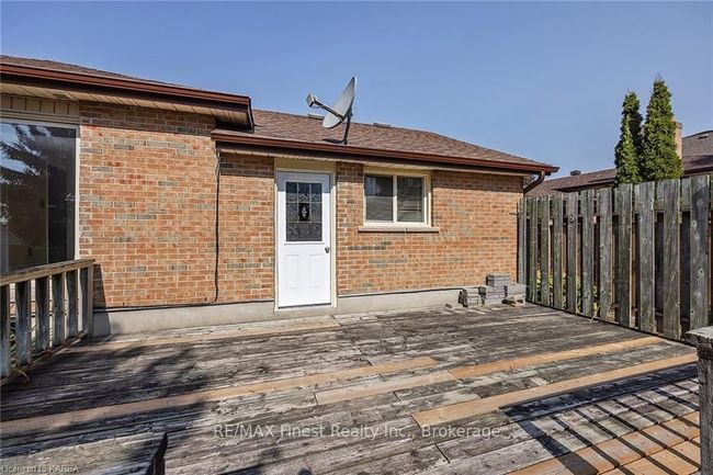 705 Braeside Cres, House other with 4 bedrooms, 2 bathrooms and 2 parking in Kingston ON | Image 36