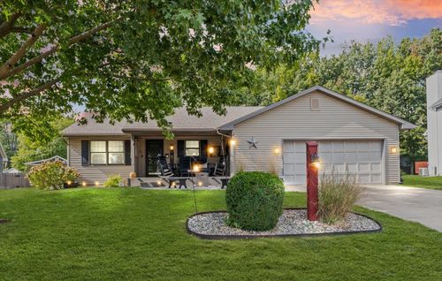 1214 E Center St, Monticello, IL, 61856-2302 | Card Image