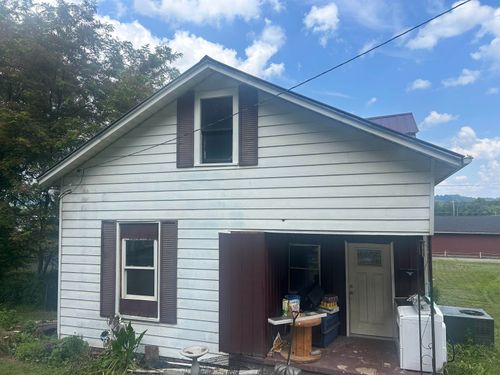 905 Honeysuckle Ln, Catlettsburg, KY, 41129-1420 | Card Image