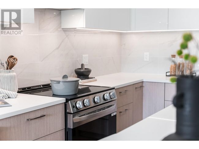 212 - 154 James Rd, Condo with 2 bedrooms, 2 bathrooms and 1 parking in Port Moody BC | Image 5