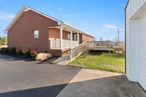 85 Sharon Ln, Lafayette, TN, 37083-2673 | Card Image