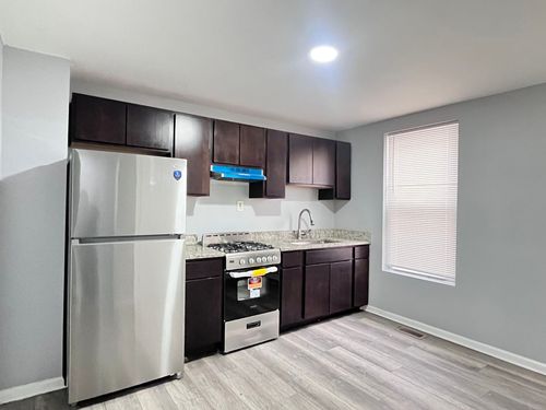 10739 State St, Chicago, IL, 60628-3401 | Card Image