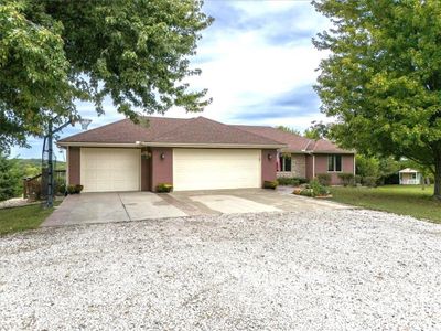 304 E 1400th Road, House other with 5 bedrooms, 3 bathrooms and null parking in Baldwin City KS | Image 1