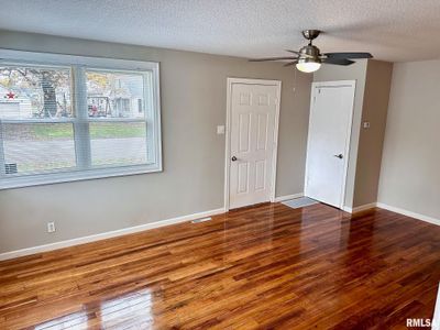 1504 S Clay Avenue, House other with 2 bedrooms, 1 bathrooms and null parking in Jacksonville IL | Image 2