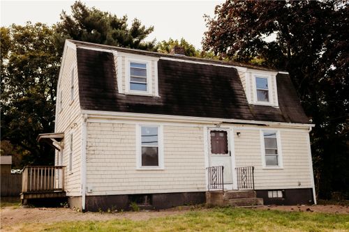 288 Sprague Street, Portsmouth, RI, 02871 | Card Image