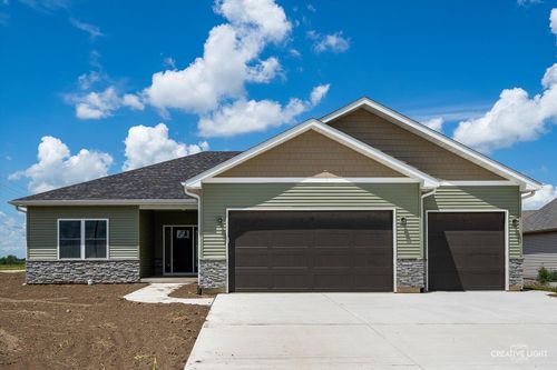 2901 Ernest Dr, Sandwich, IL, 60548-7058 | Card Image