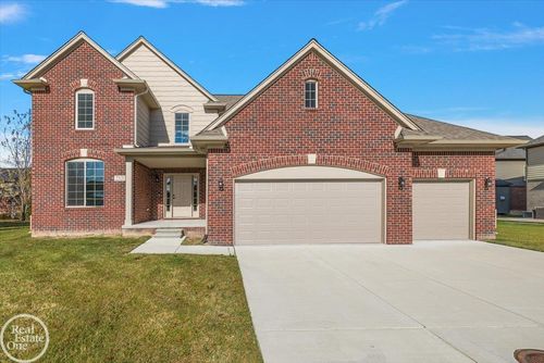 22121 Tahquamenon Ct, Macomb, MI, 48042-1748 | Card Image