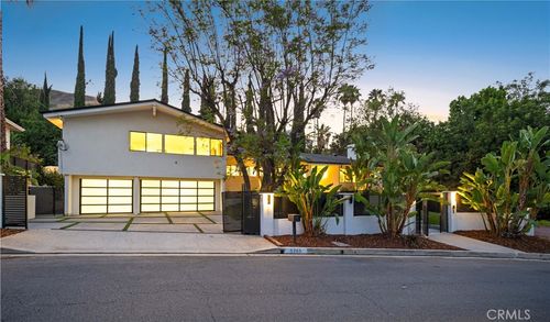 5265 Del Moreno Dr, Woodland Hills, CA, 91364-4641 | Card Image