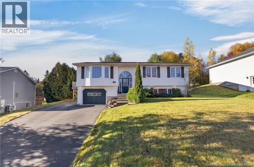372 Kimble Dr, Fredericton, NB, E3B6Y5 | Card Image
