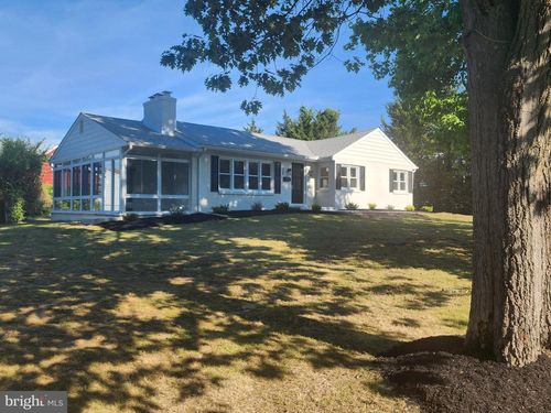 22 Haines Ave, Medford, NJ, 08055-2410 | Card Image
