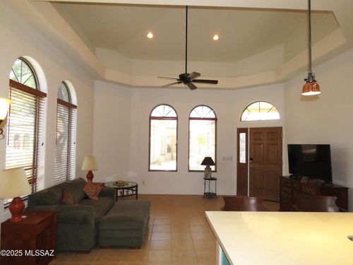 2424 W Via Di Silvio, Tucson, AZ, 85741-4205 | Card Image