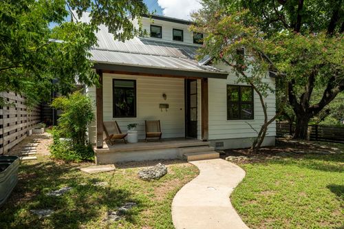 913 Christopher St, Austin, TX, 78704-1619 | Card Image