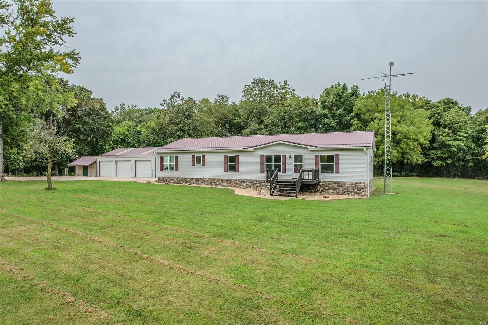 Raleigh Rd, Waynesville, MO 65583