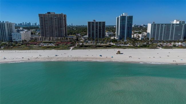 APT-608 - 2625 Collins Ave, Condo with 2 bedrooms, 2 bathrooms and null parking in Miami Beach FL | Image 19