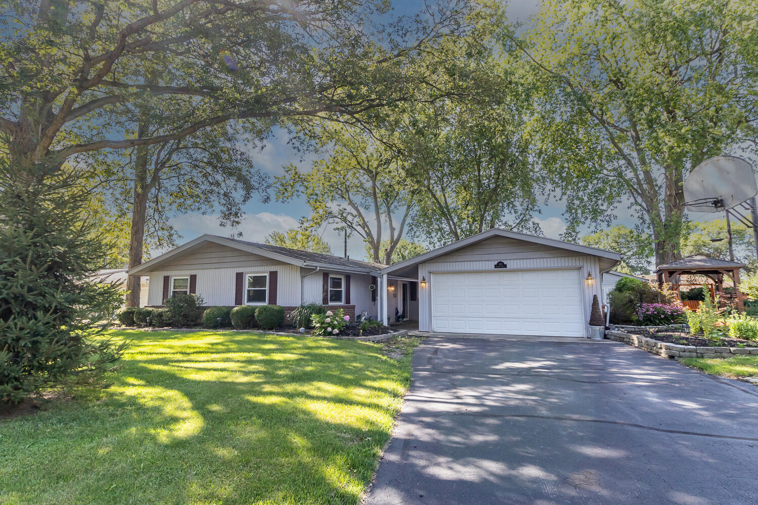 Hickory Dr, Greenville, OH 45331
