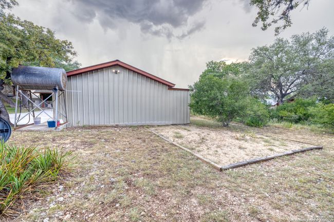 457 N Tomahawk Way, House other with 4 bedrooms, 3 bathrooms and null parking in Concan TX | Image 52