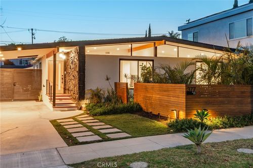 377 Flint Ave, Long Beach, CA, 90814-3235 | Card Image