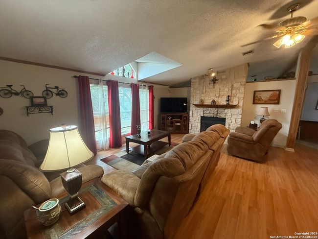 1085 Zane Grey Ln, House other with 4 bedrooms, 3 bathrooms and null parking in Spring Branch TX | Image 12