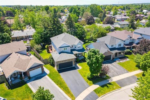 72 Beardmore Cres, Acton, ON, L7J2Z1 | Card Image