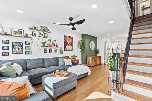 411 Pierce St, PHILADELPHIA, PA, 19148-1810 | Card Image