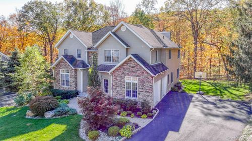 17 Cedar Dr, Tuxedo Park, NY, 10987-4808 | Card Image