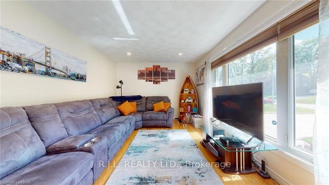 30 Greenhill Dr, House other with 4 bedrooms, 2 bathrooms and 4 parking in Peterborough ON | Image 9
