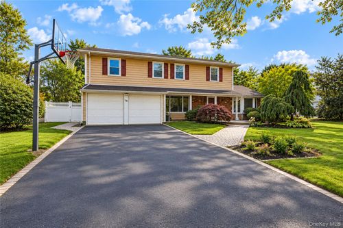 76 Wintercress Ln, E Northport, NY, 11731-4713 | Card Image